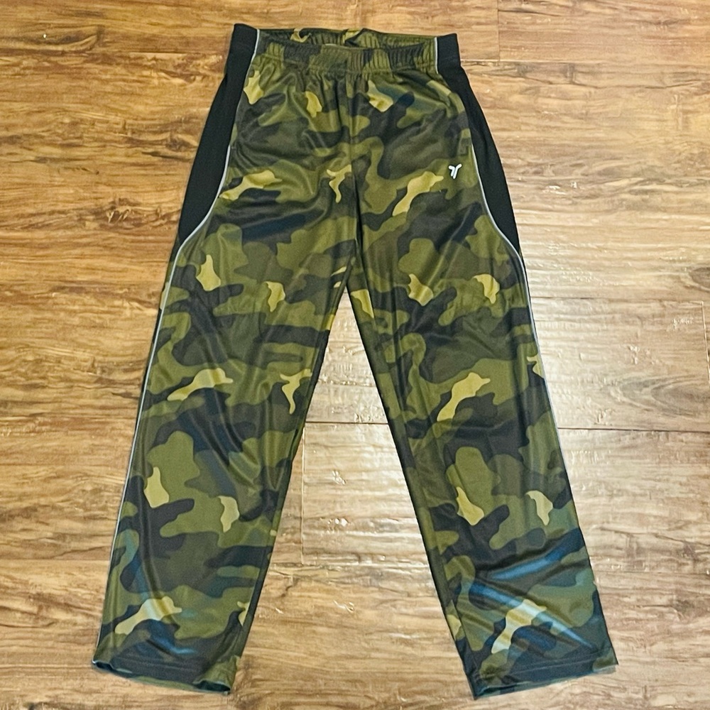 GO-DRY COOL Mesh Track Pants.